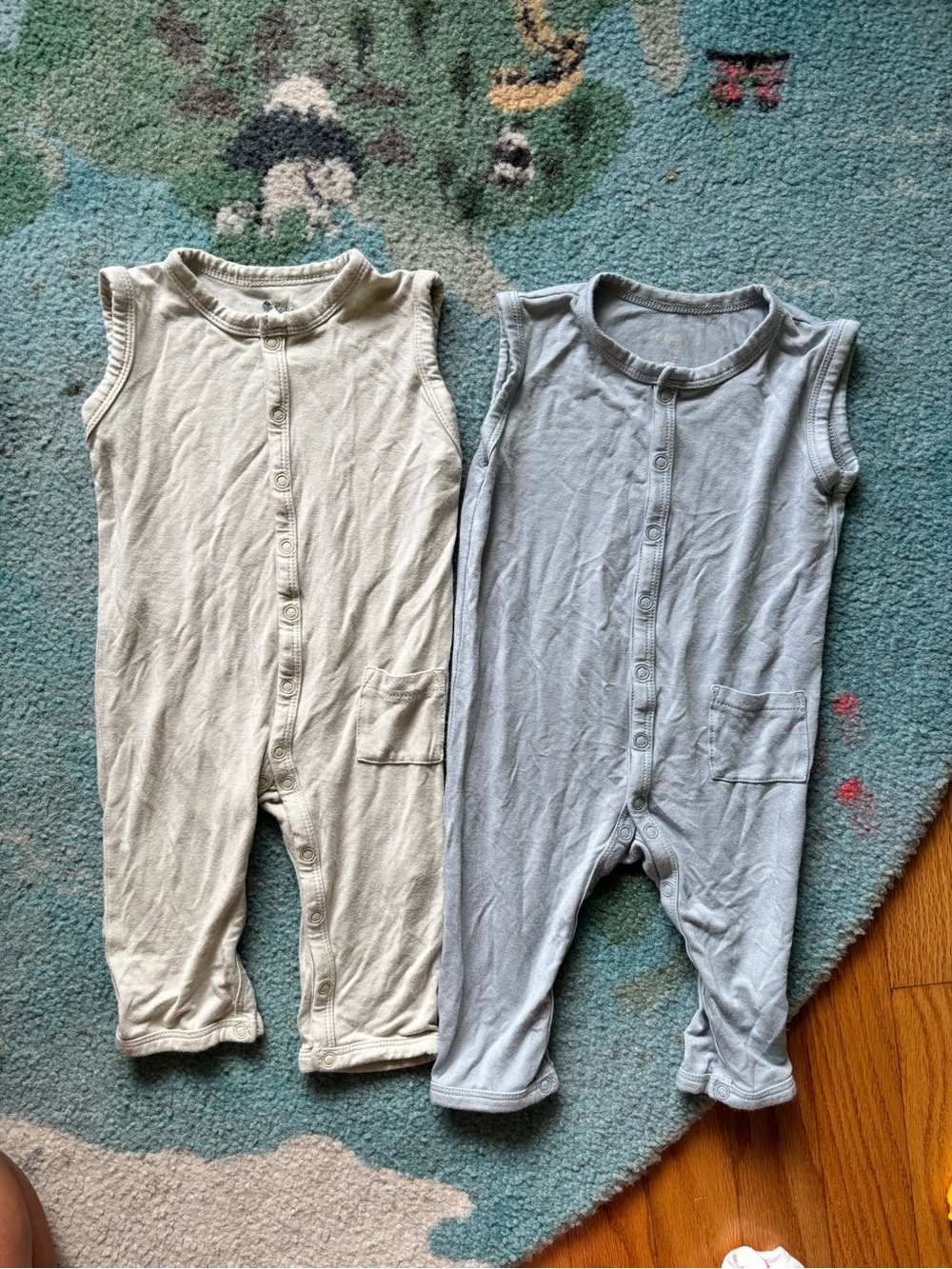Kyte BABY Sleeveless One-Piece Romper Set - light light green/sage & Light Blue